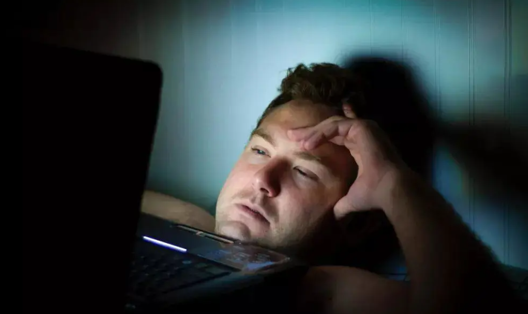 熬夜男性