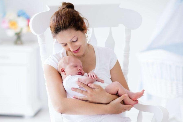 赴美试管成功抱娃